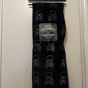 Halloween skulls plush throw blanket 💀NEW